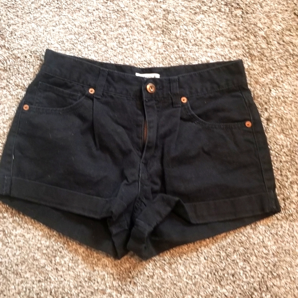 Forever 21 Premium Denim Black Shorts Size 26